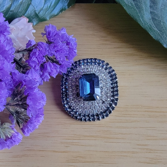Vintage Rhinestone Brooch - Picture 5 of 7